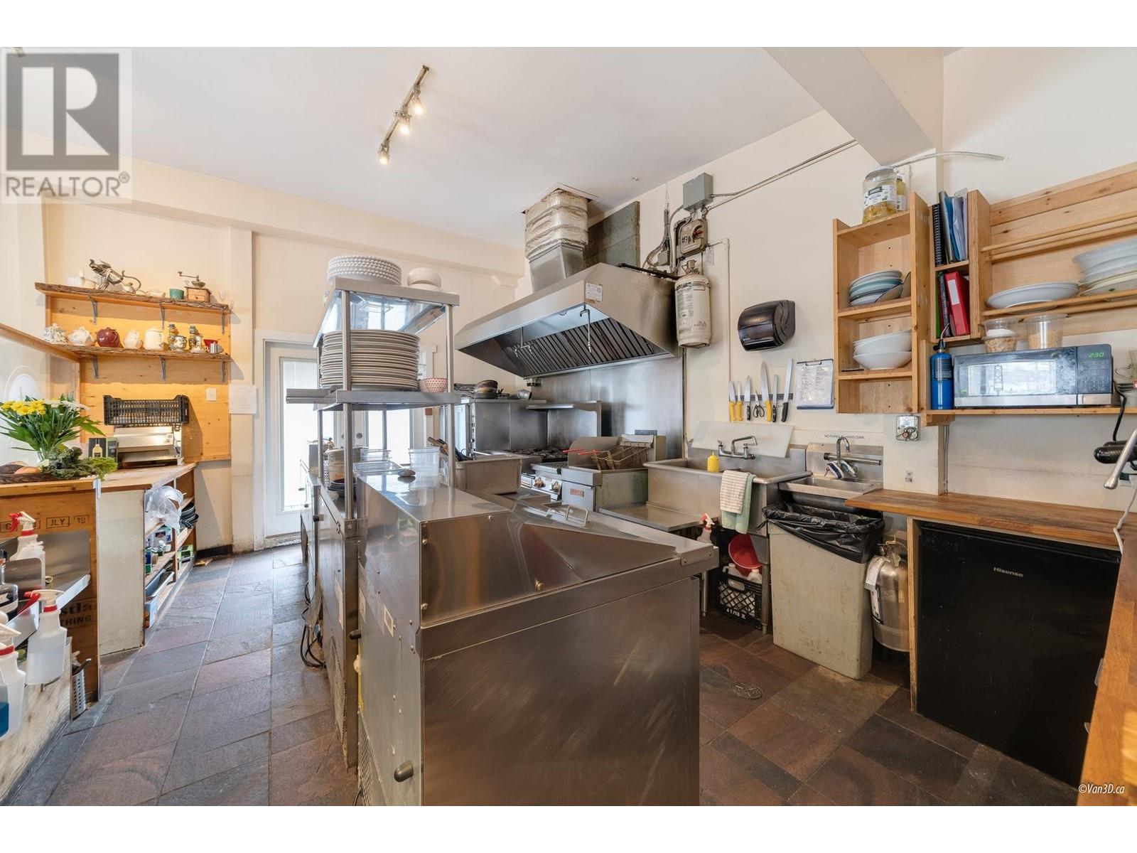 1600 Mackay Road, Vancouver, British Columbia  V7P 2M4 - Photo 14 - C8059155