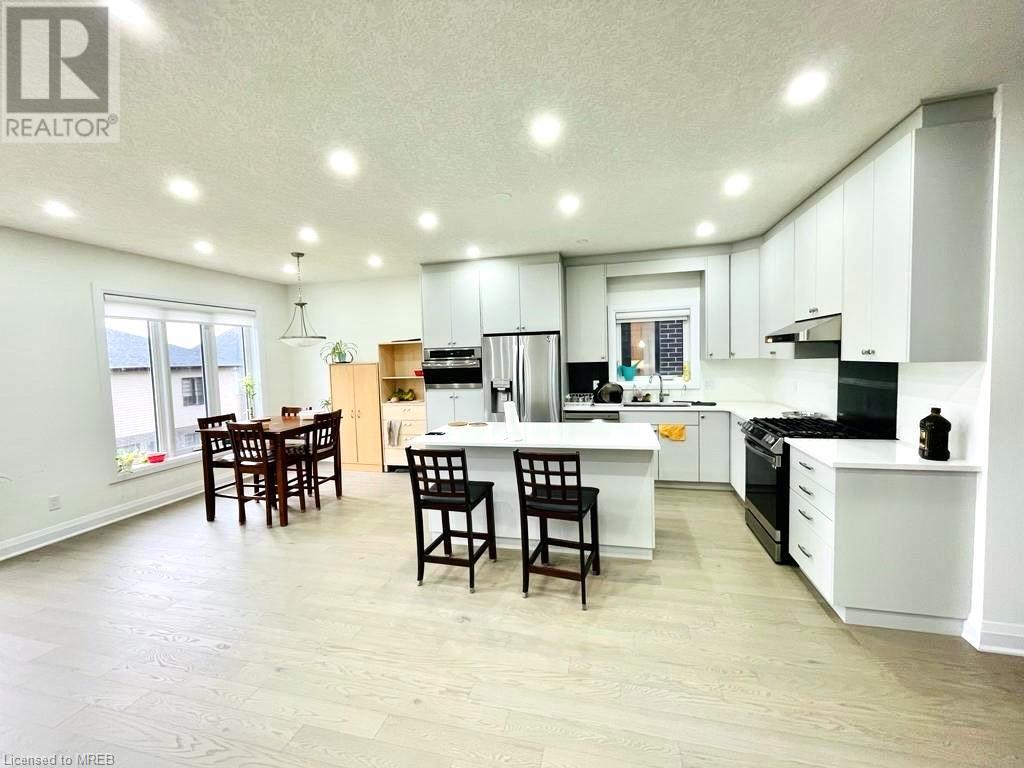 589 Nathalie Crescent, Kitchener, Ontario  N2E 0H9 - Photo 3 - 40570922