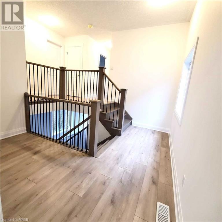 589 Nathalie Crescent, Kitchener, Ontario  N2E 0H9 - Photo 5 - 40570922