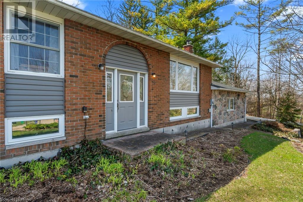 2079 Albert Street, Gorrie, Ontario N0G 1X0 (26744409) Amy McClure