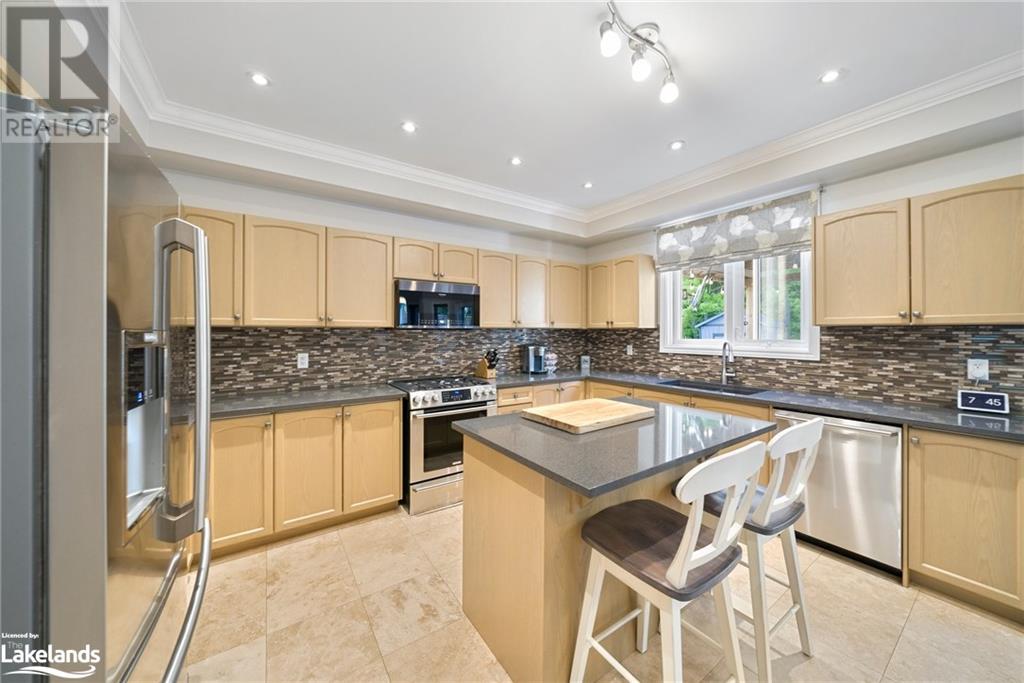 20 Oakside Court, Barrie, Ontario  L4N 5V5 - Photo 6 - 40570958