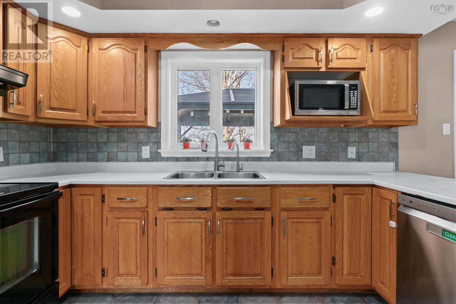 20 Armcrest Drive, Lower Sackville, Nova Scotia  B4C 3Z7 - Photo 11 - 202407010