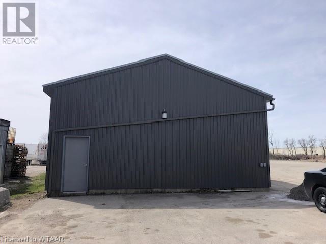 240 Universal Road, Woodstock, Ontario  N4S 7W3 - Photo 2 - 40570096