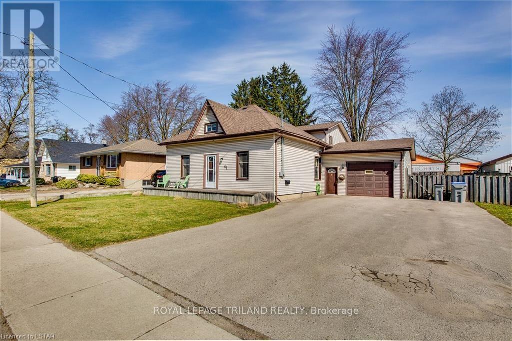 41 Queen St, Strathroy-Caradoc, Ontario  N7G 2H5 - Photo 1 - X8229908