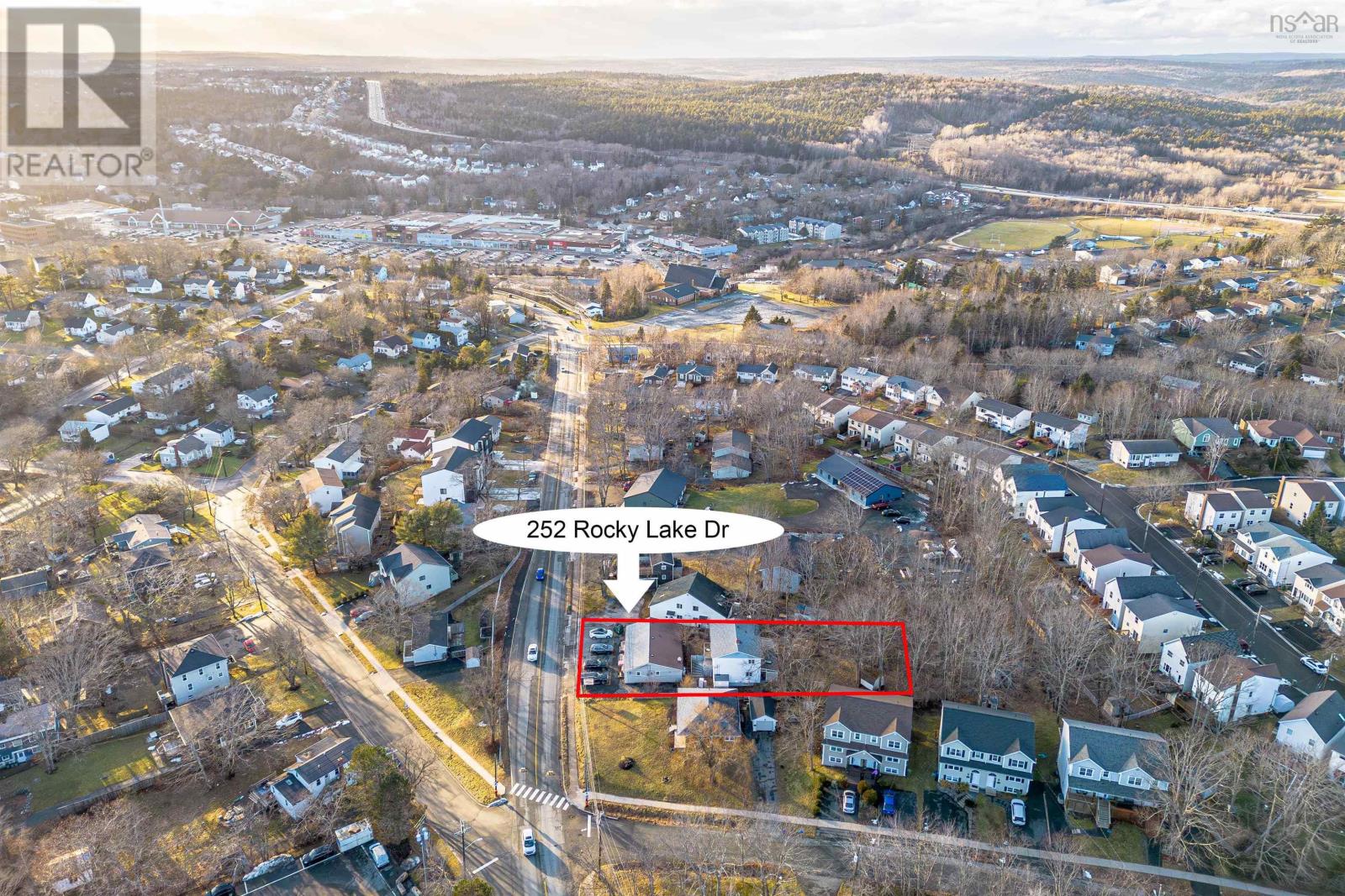 252 Rocky Lake Drive, Bedford, Nova Scotia  B4A 2T1 - Photo 4 - 202402315