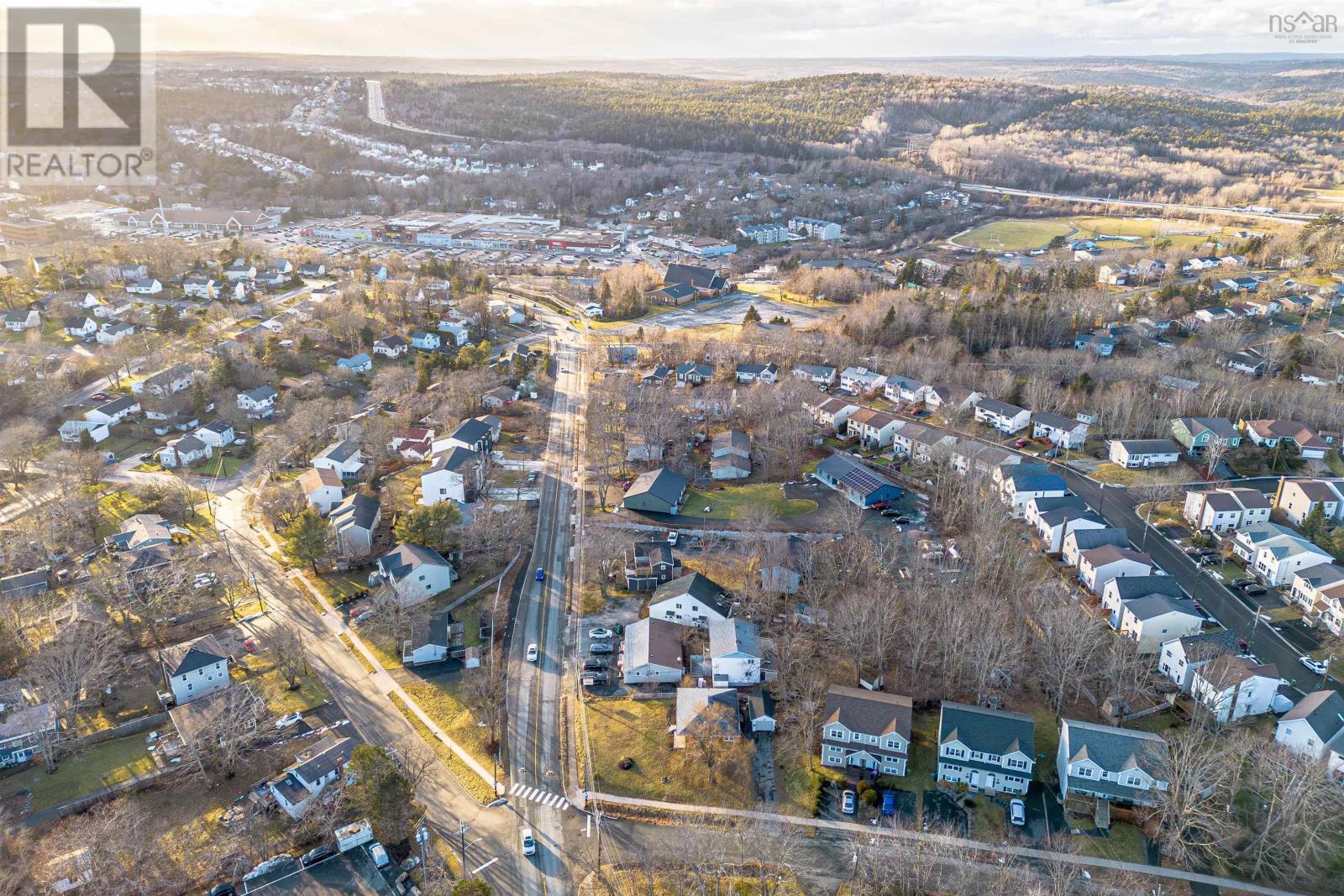 252 Rocky Lake Drive, Bedford, Nova Scotia  B4A 2T1 - Photo 5 - 202402315