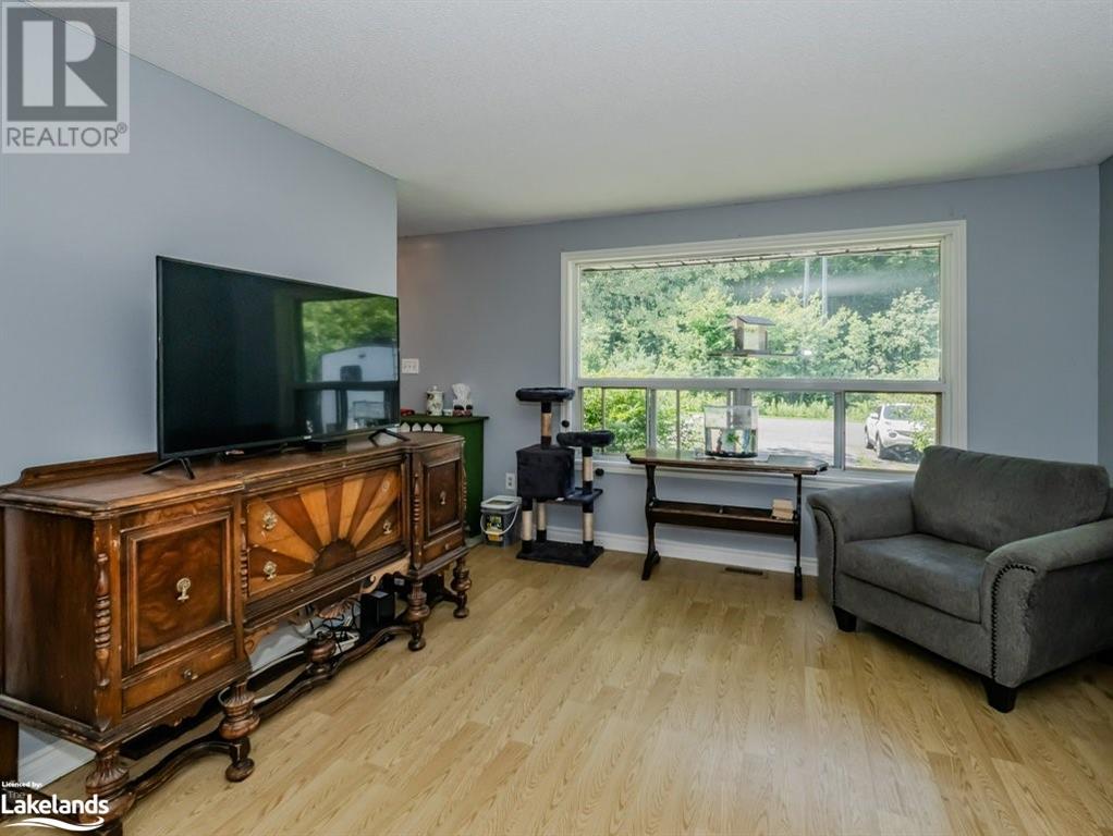 184 Fernwood Drive, Gravenhurst, Ontario  P1P 1P4 - Photo 3 - 40570967