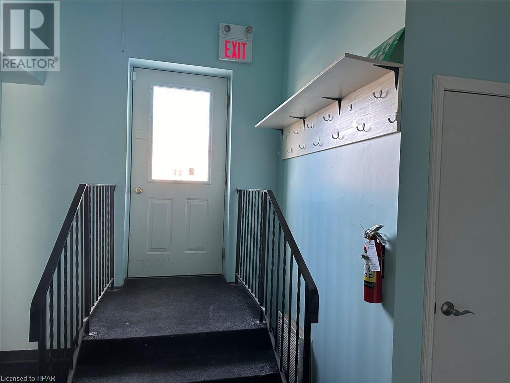 56 Wellington St Street, Stratford, Ontario  N5A 2L2 - Photo 15 - 40571109
