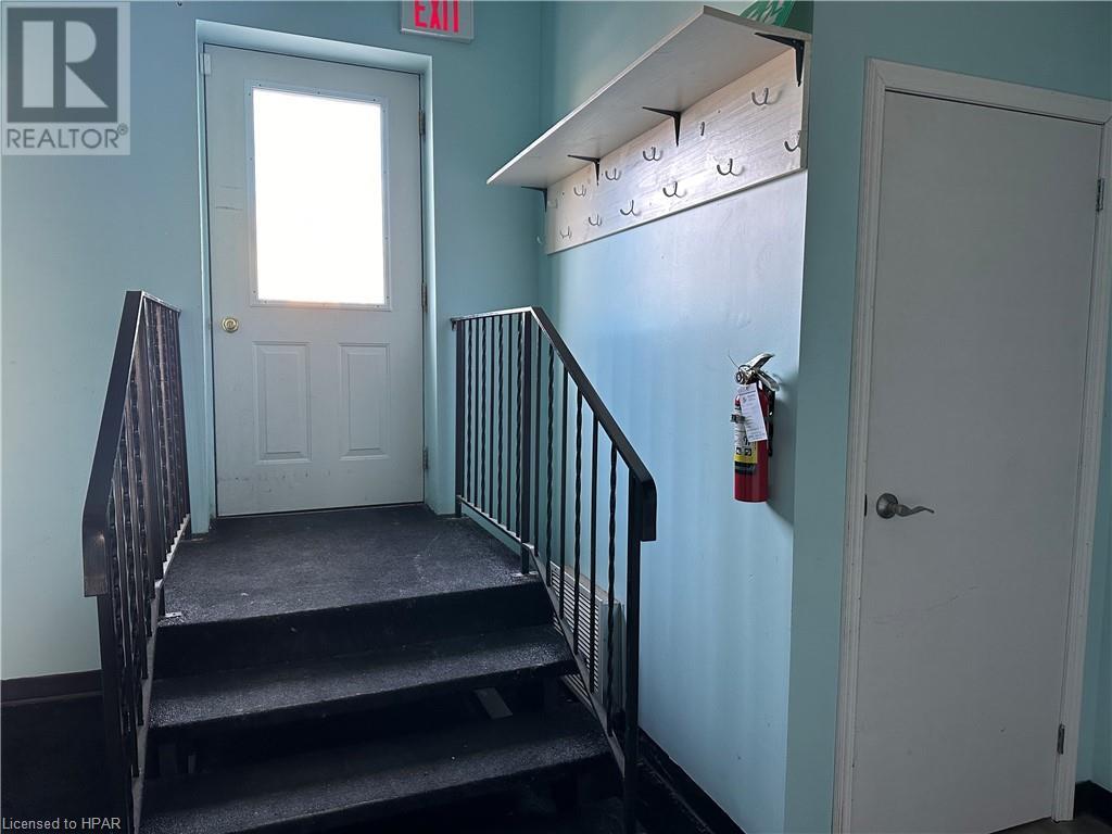 56 Wellington St Street, Stratford, Ontario  N5A 2L2 - Photo 16 - 40571109