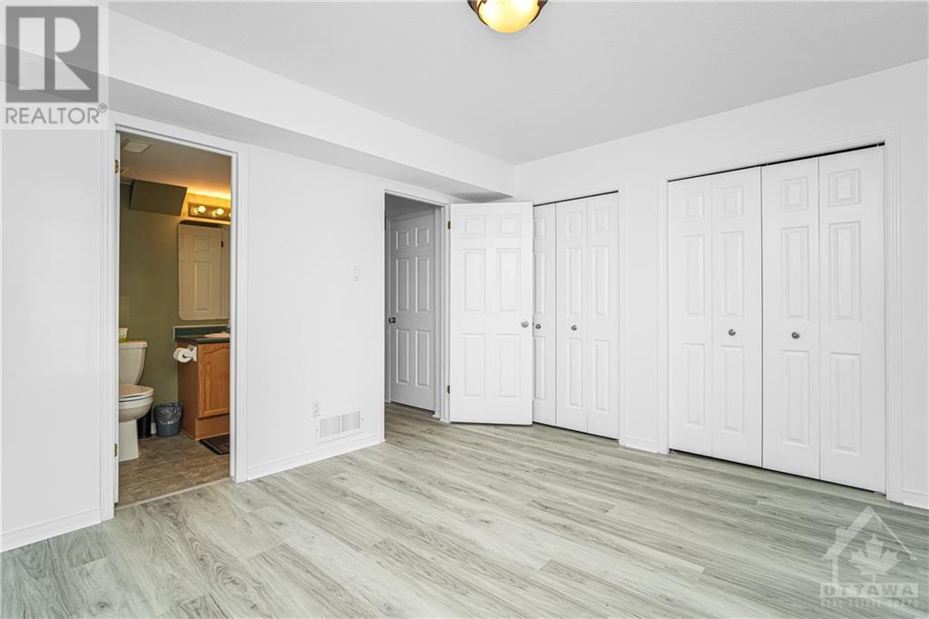 108 CENTREPOINTE DRIVE UNIT#I Nepean