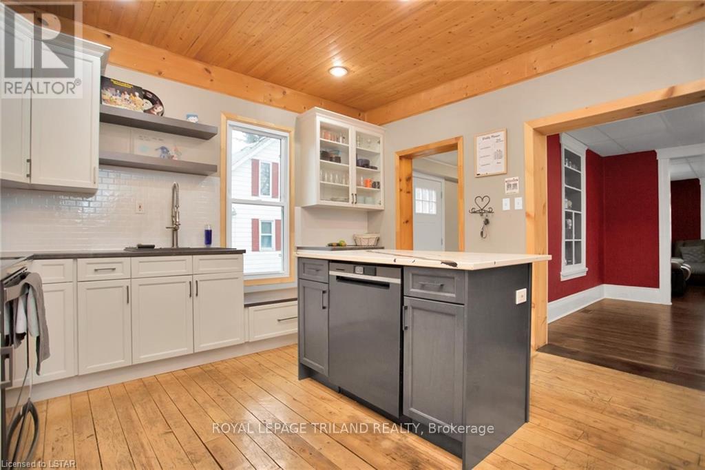 263 King St, Southwest Middlesex, Ontario  N0L 1M0 - Photo 12 - X8230818