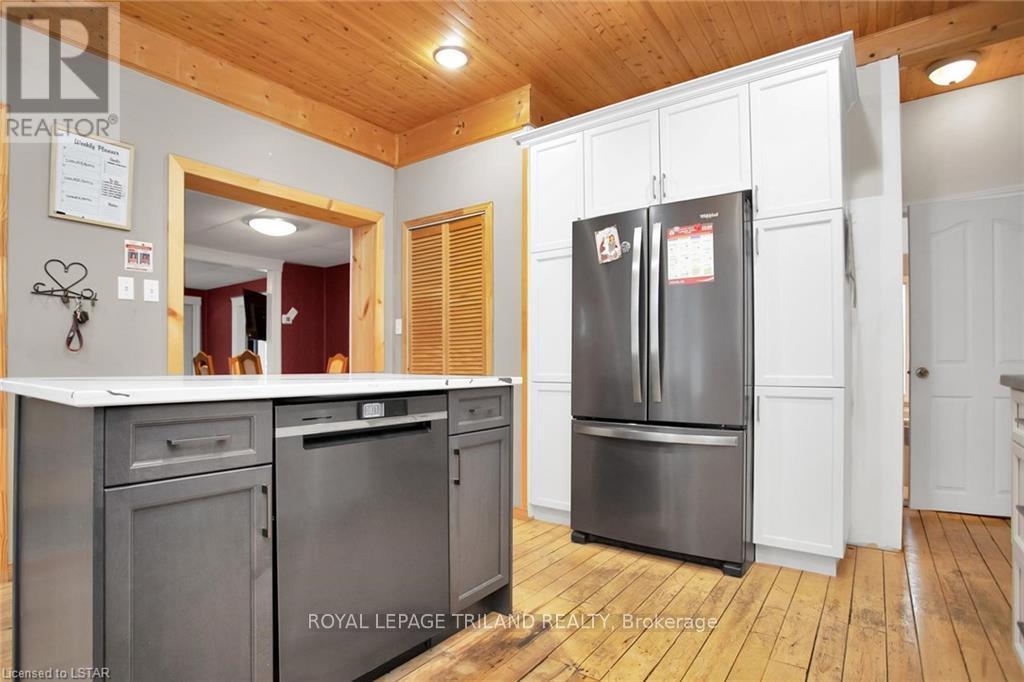 263 King St, Southwest Middlesex, Ontario  N0L 1M0 - Photo 15 - X8230818