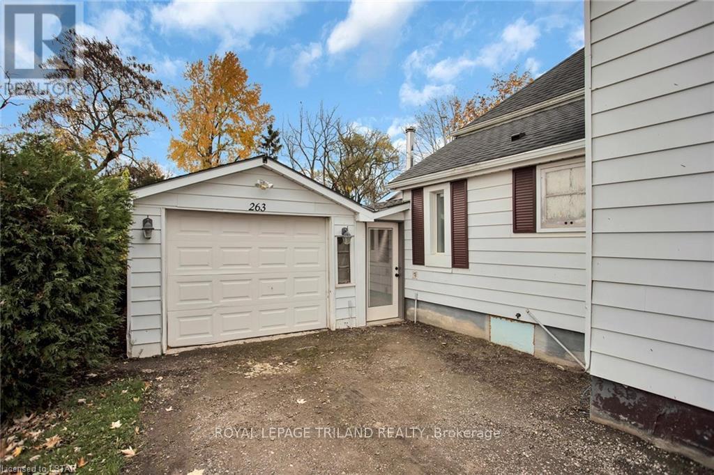 263 King St, Southwest Middlesex, Ontario  N0L 1M0 - Photo 29 - X8230818