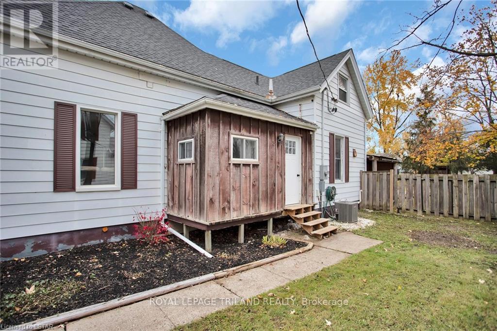 263 King St, Southwest Middlesex, Ontario  N0L 1M0 - Photo 35 - X8230818