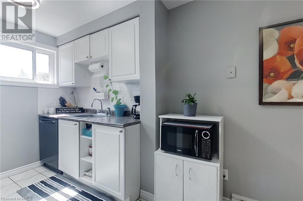 35 Breckenridge Drive Unit# 33, Kitchener, Ontario  N2B 3H5 - Photo 13 - 40571137