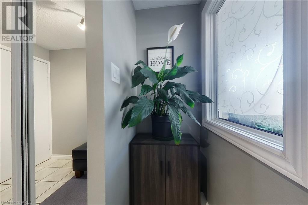 35 Breckenridge Drive Unit# 33, Kitchener, Ontario  N2B 3H5 - Photo 4 - 40571137