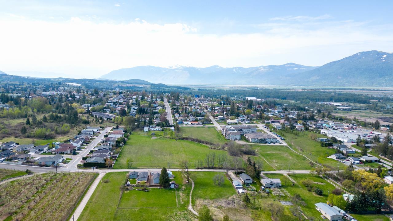 924 Devon Street, Creston, British Columbia  V0B 1G6 - Photo 10 - 2476116