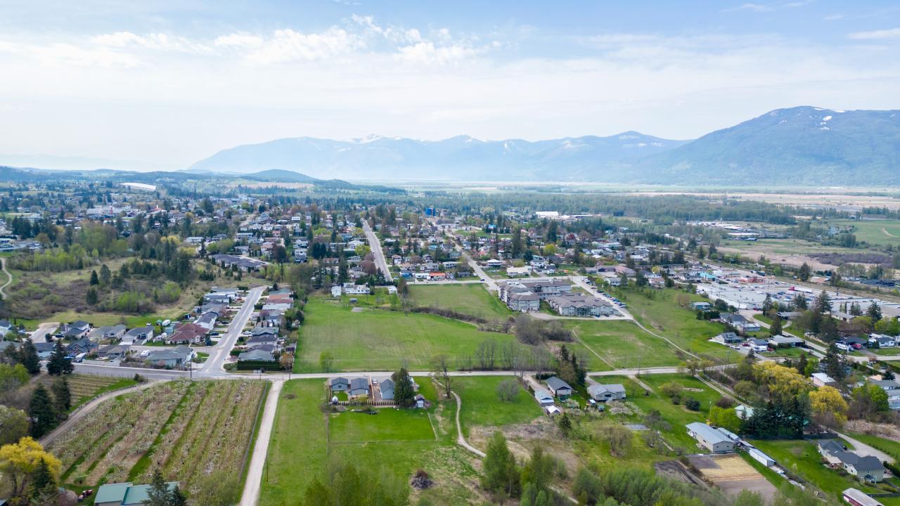 924 Devon Street, Creston, British Columbia  V0B 1G6 - Photo 19 - 2476116
