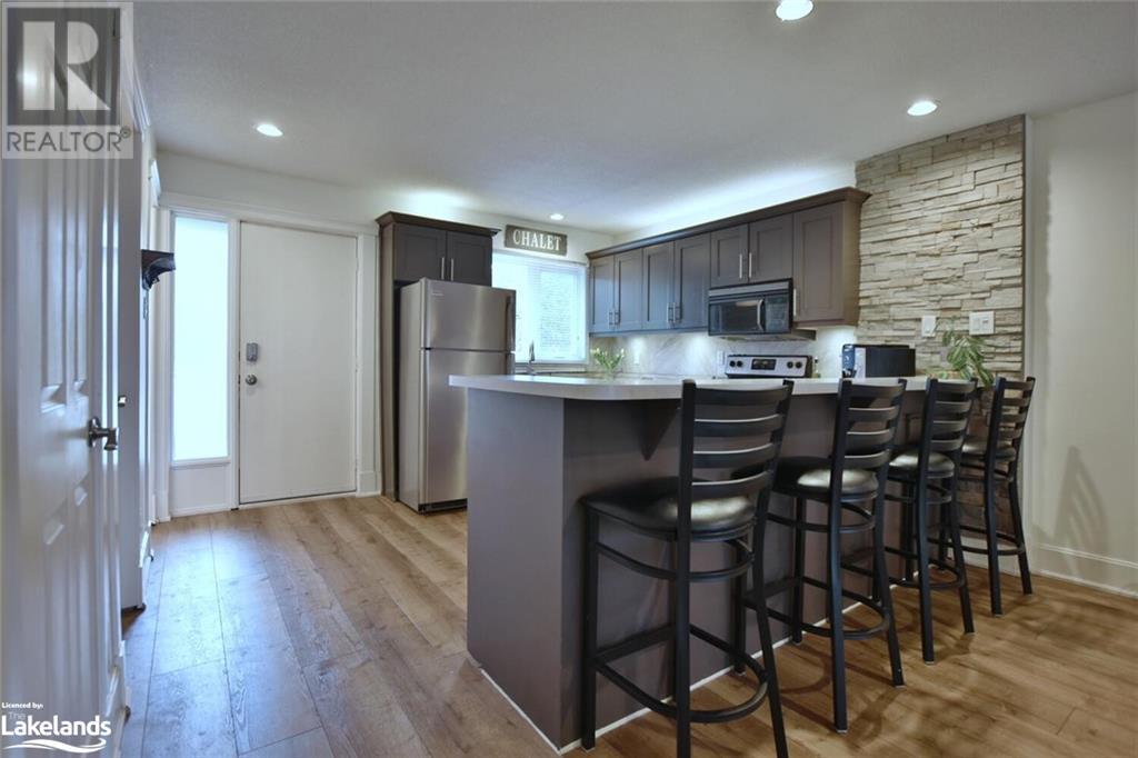 149 Fairway Crescent Unit# 64, Collingwood, Ontario  L9Y 5B4 - Photo 5 - 40569599