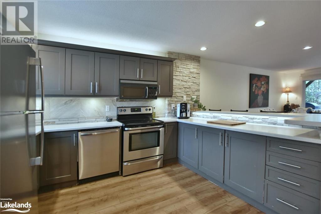 149 Fairway Crescent Unit# 64, Collingwood, Ontario  L9Y 5B4 - Photo 4 - 40569599