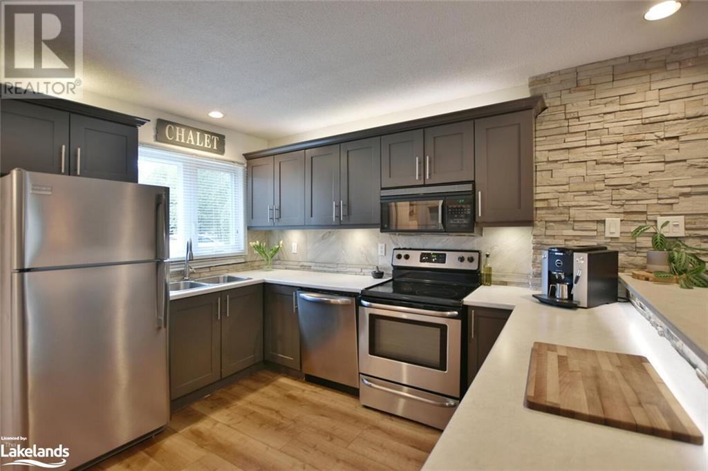 149 Fairway Crescent Unit# 64, Collingwood, Ontario  L9Y 5B4 - Photo 8 - 40569599