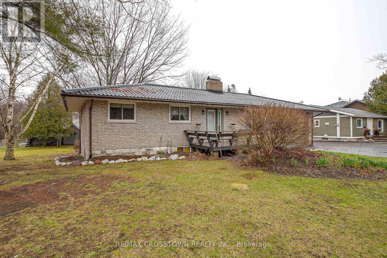 270 High St, Georgian Bay, Ontario  P0C 1H0 - Photo 2 - X8193176