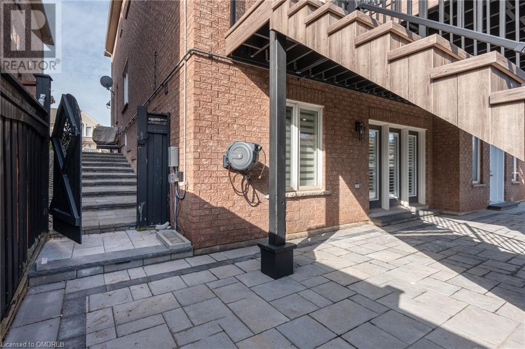 2339-A Awenda Drive, Oakville, Ontario  L6H 7J7 - Photo 3 - 40570678