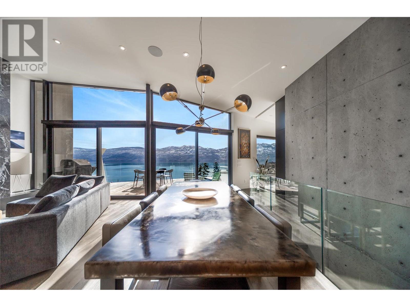 3985 Beachview Drive West Kelowna