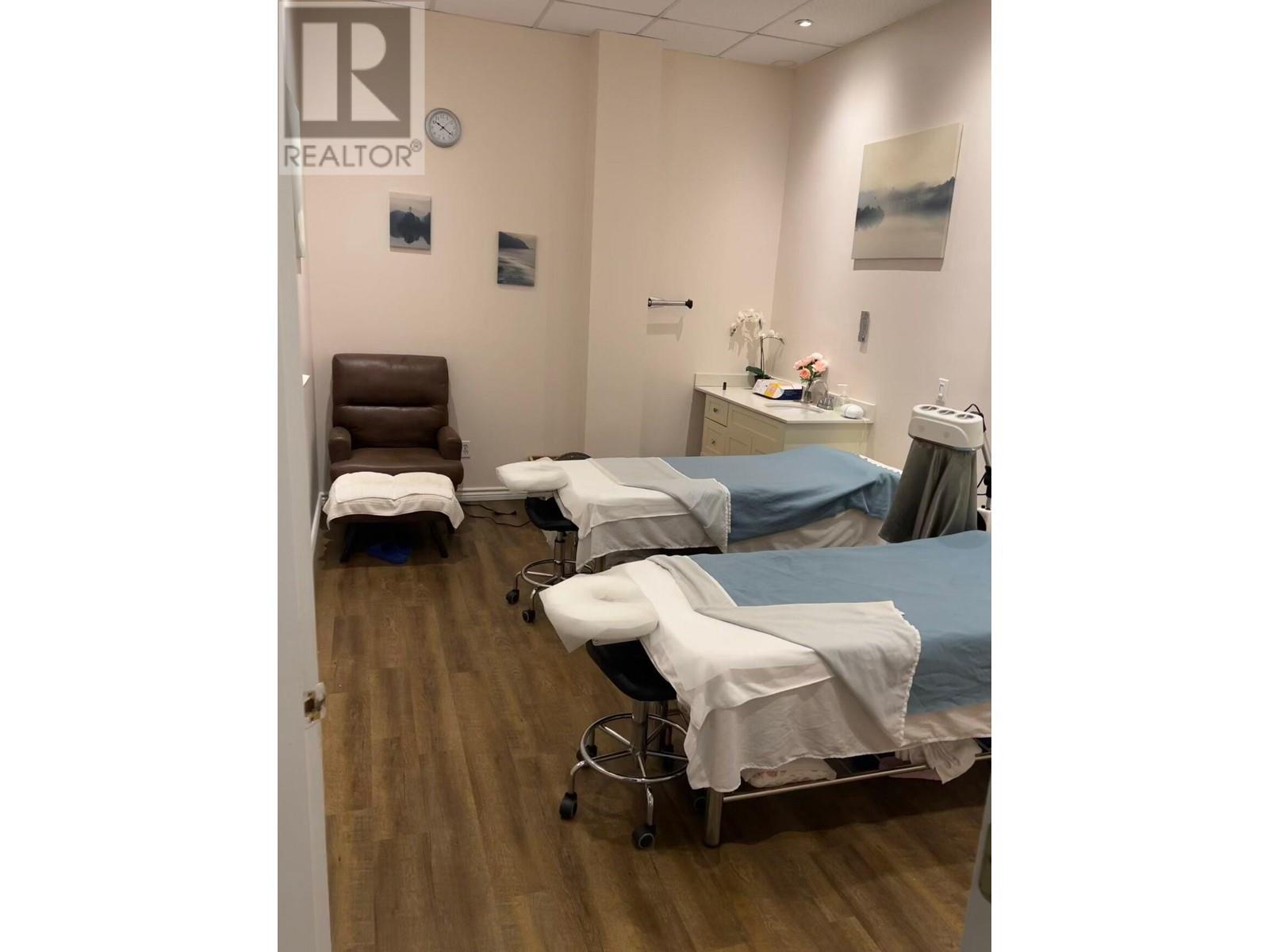 Listing Picture 4 of 4 : 6469 VICTORIA DRIVE, Vancouver / 溫哥華 - 魯藝地產 Yvonne Lu Group - MLS Medallion Club Member