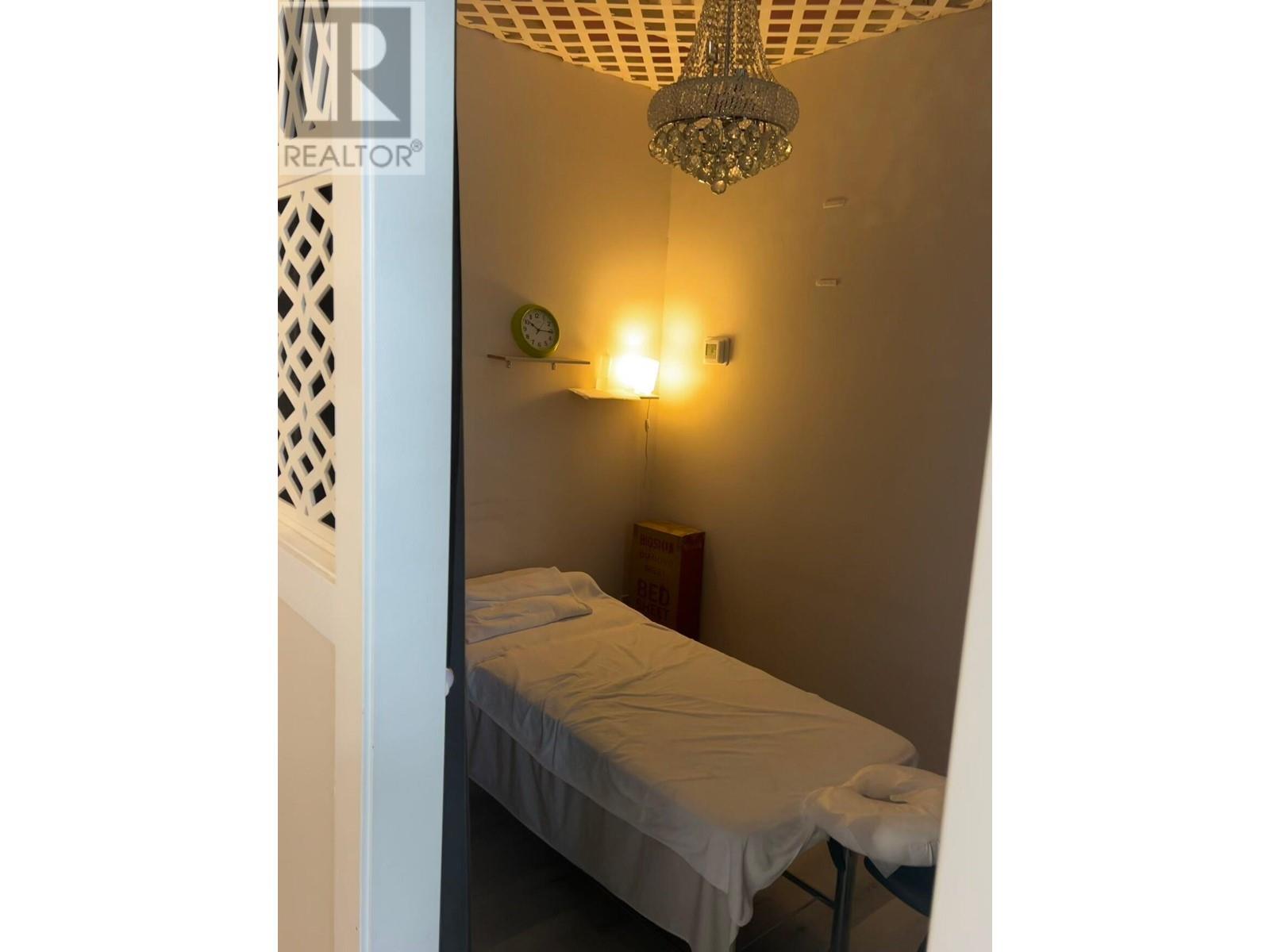 Listing Picture 3 of 4 : 6469 VICTORIA DRIVE, Vancouver / 溫哥華 - 魯藝地產 Yvonne Lu Group - MLS Medallion Club Member