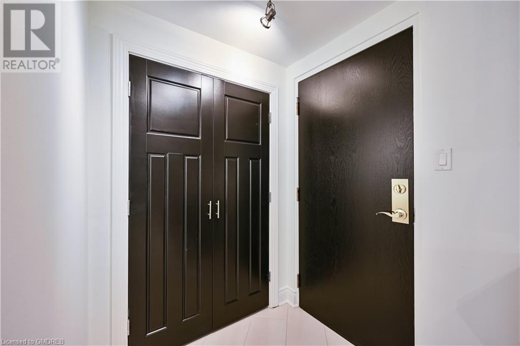 151 Robinson Street Unit# 205, Oakville, Ontario  L6J 7N3 - Photo 3 - 40571261