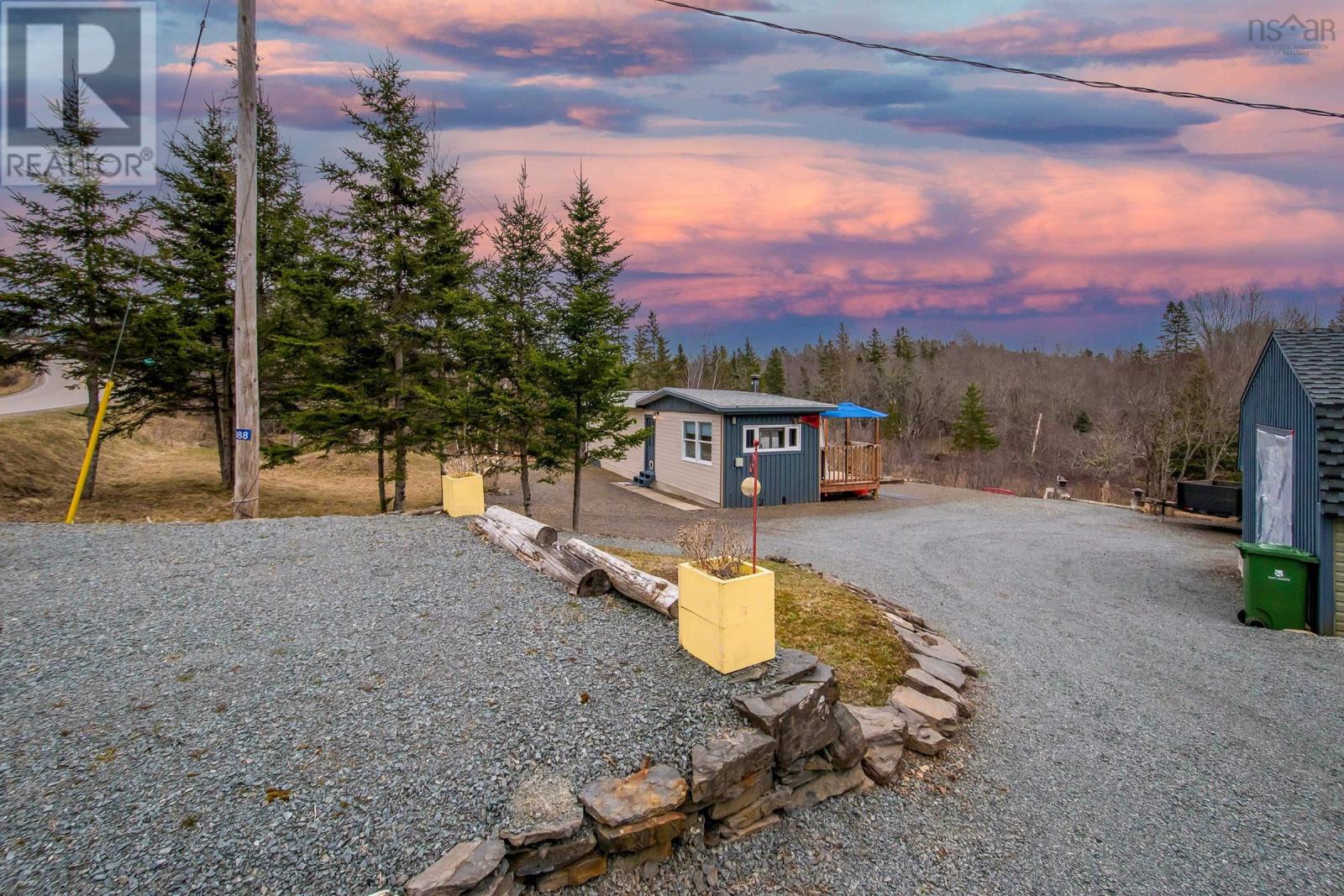5988 Highway 236, Upper Kennetcook, Nova Scotia  B0N 2L0 - Photo 2 - 202407087