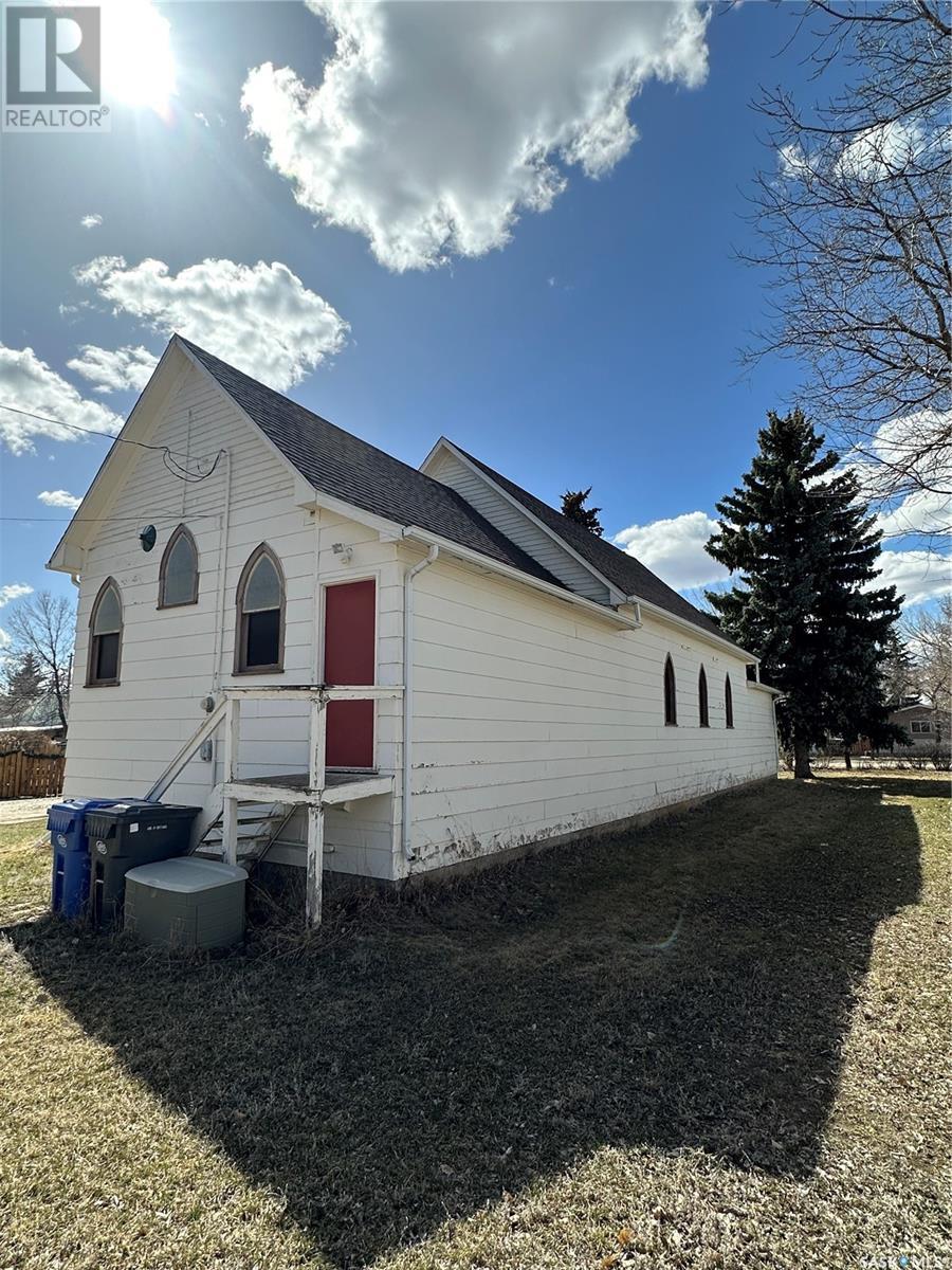 3375 Rutland Avenue, Gull Lake, Saskatchewan  S0N 1A0 - Photo 1 - SK965724