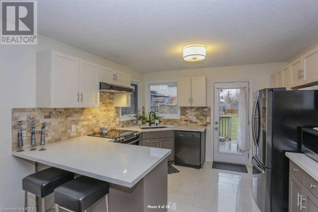 563 Hummingbird Crescent, Woodstock, Ontario  N4T 0C1 - Photo 8 - 40570571