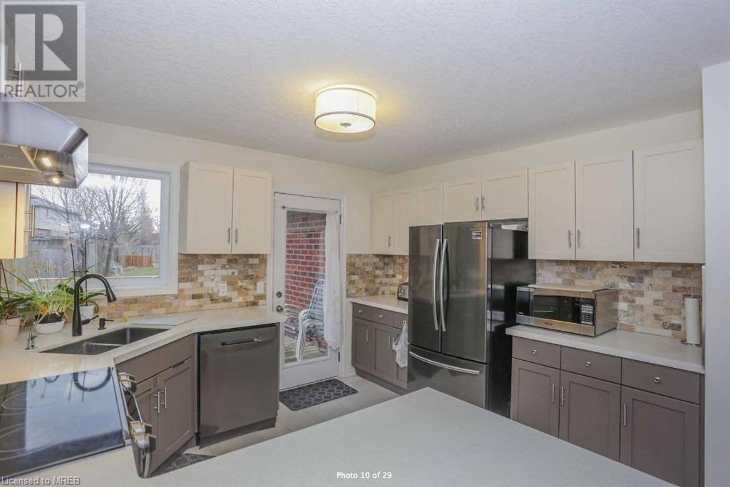 563 Hummingbird Crescent, Woodstock, Ontario  N4T 0C1 - Photo 9 - 40570571