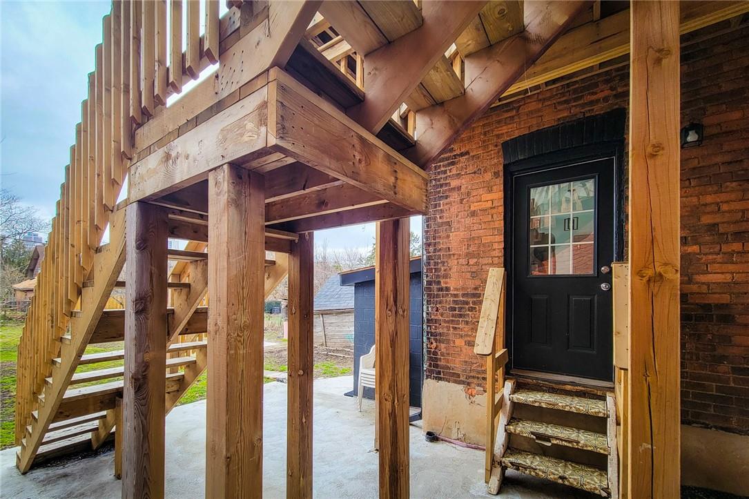 36 Erie Avenue, Unit #2 Upper, Hamilton, Ontario  L8N 2W6 - Photo 23 - H4189098