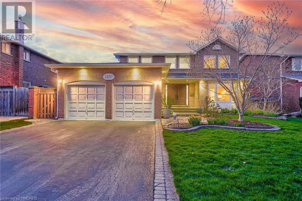 1237 OLD COLONY Road, oakville, Ontario