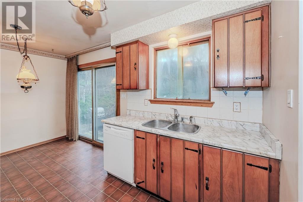 15 Woodridge Drive, Guelph, Ontario  N1H 7E3 - Photo 13 - 40569217