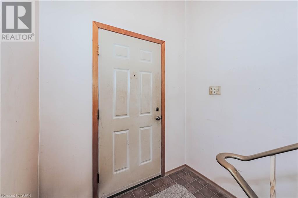 15 Woodridge Drive, Guelph, Ontario  N1H 7E3 - Photo 5 - 40569217