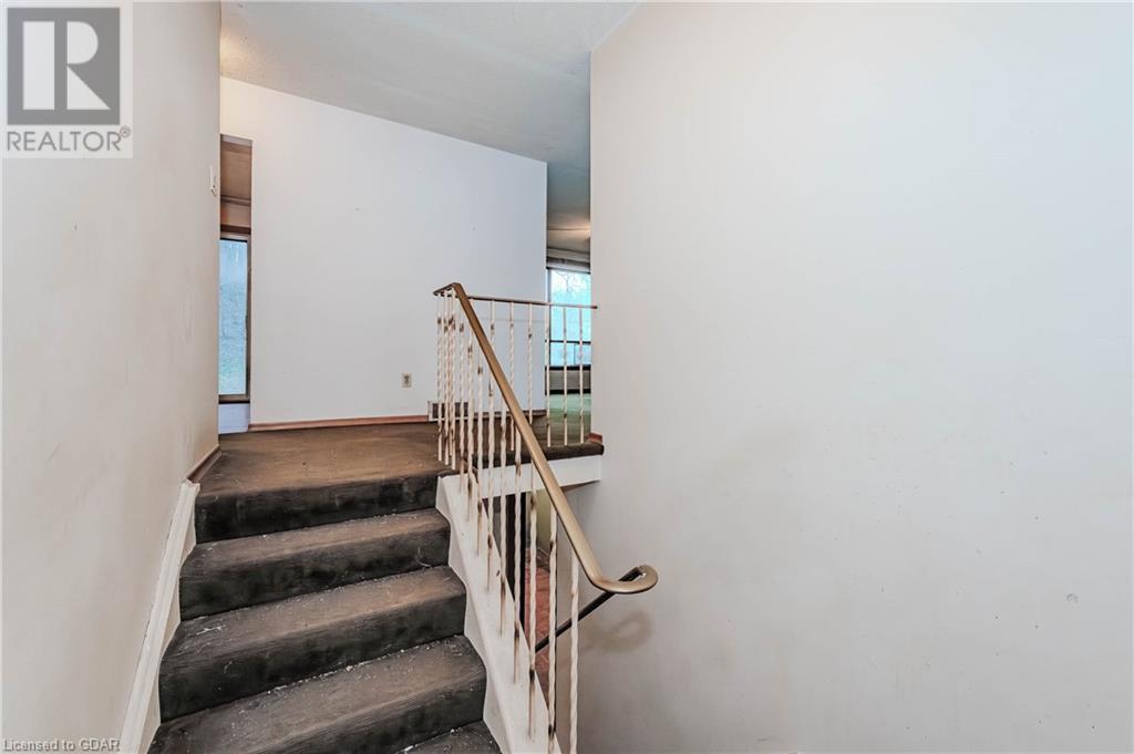15 Woodridge Drive, Guelph, Ontario  N1H 7E3 - Photo 6 - 40569217