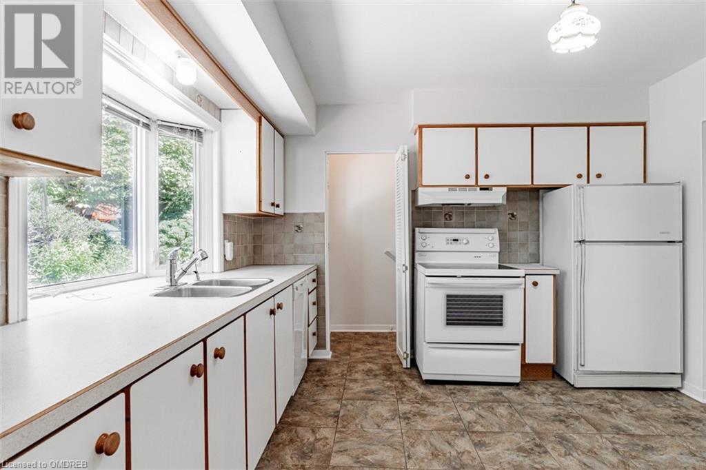 2435 Cyprus Avenue, Burlington, Ontario  L7P 1G5 - Photo 12 - 40571404