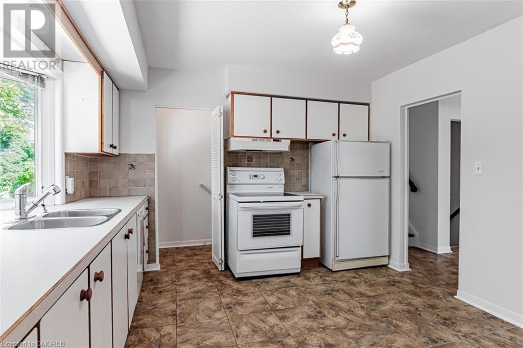 2435 Cyprus Avenue, Burlington, Ontario  L7P 1G5 - Photo 13 - 40571404
