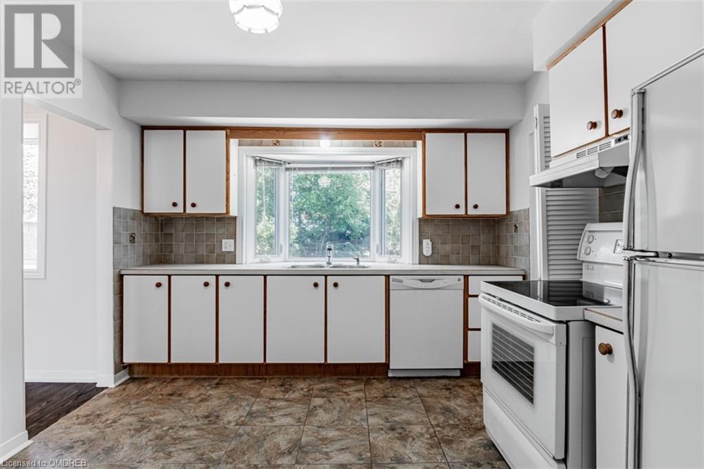 2435 Cyprus Avenue, Burlington, Ontario  L7P 1G5 - Photo 14 - 40571404