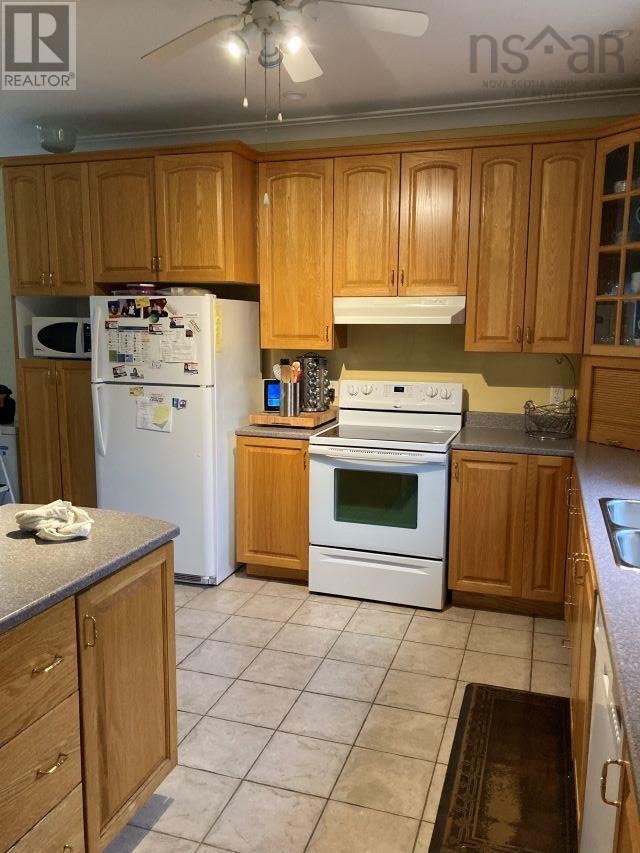 136 Londonberry Drive, Hammonds Plains, Nova Scotia  B4B 1X3 - Photo 6 - 202407129