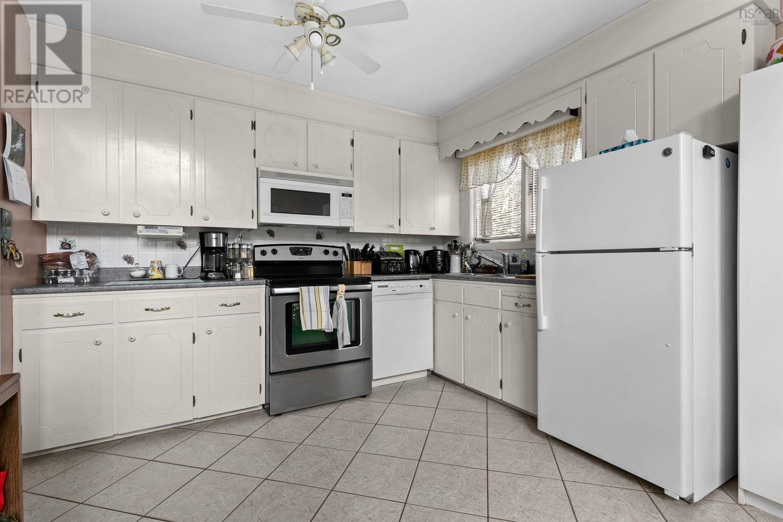 33 Downie Drive, Head Of St. Margarets Bay, Nova Scotia  B3Z 2A2 - Photo 4 - 202407137