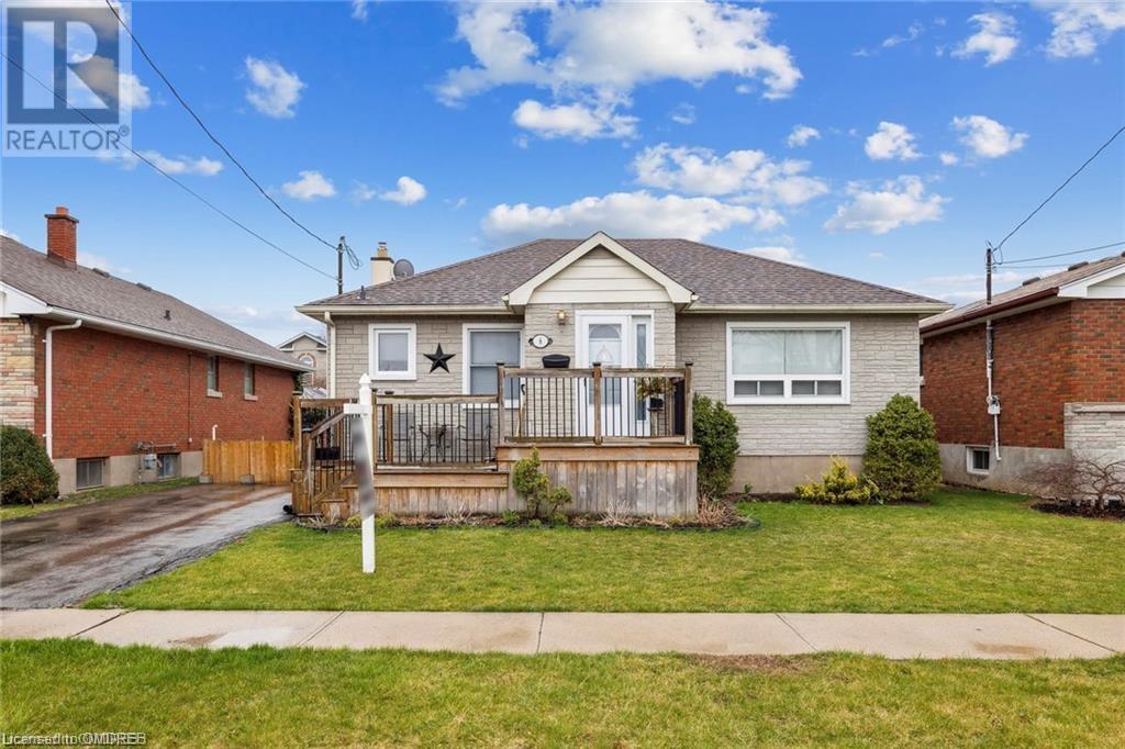 6 Battersea Avenue, St. Catharines, Ontario  L2P 1L5 - Photo 2 - 40571634