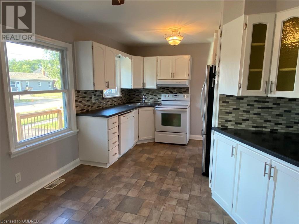 6 Battersea Avenue, St. Catharines, Ontario  L2P 1L5 - Photo 7 - 40571634