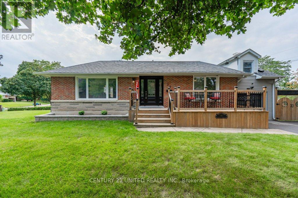 28 Masterson Dr, St. Catharines, Ontario  L2T 3P3 - Photo 1 - X8233858
