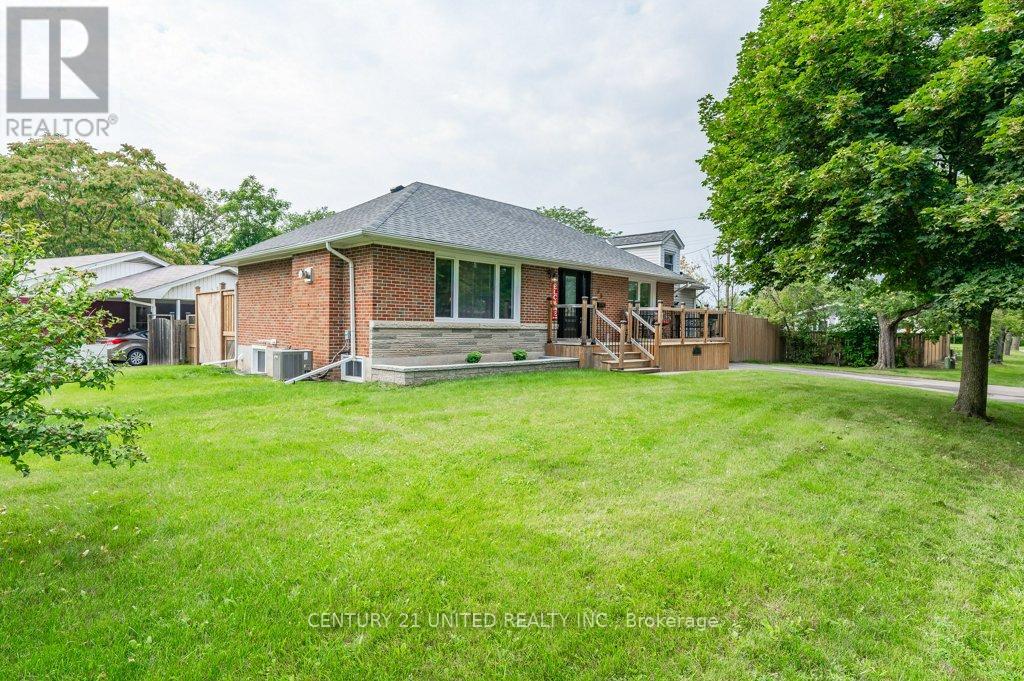 28 Masterson Dr, St. Catharines, Ontario  L2T 3P3 - Photo 3 - X8233858