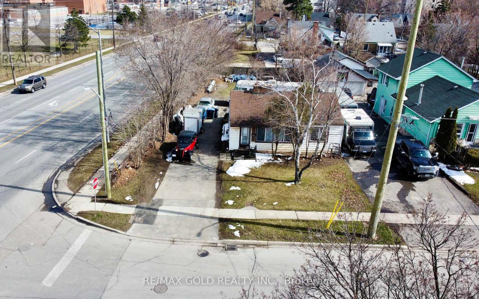 103 Woodward Avenue, Brampton, Ontario  L6V 1K5 - Photo 13 - W8233918